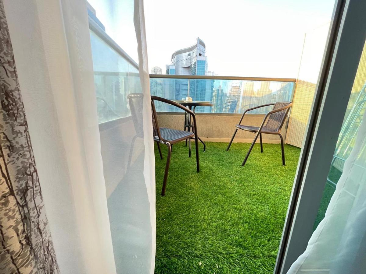 Private Gorgeous Room With Marina View With Shared Kitchen In Shared Apartment Dubai Exterior foto